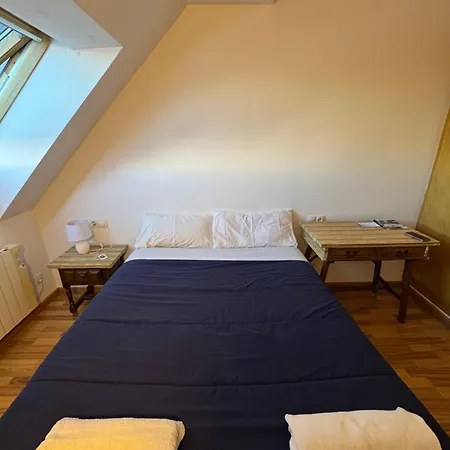 En Piso Compartido En Colocation In Shared Flat El Pas de la Casa